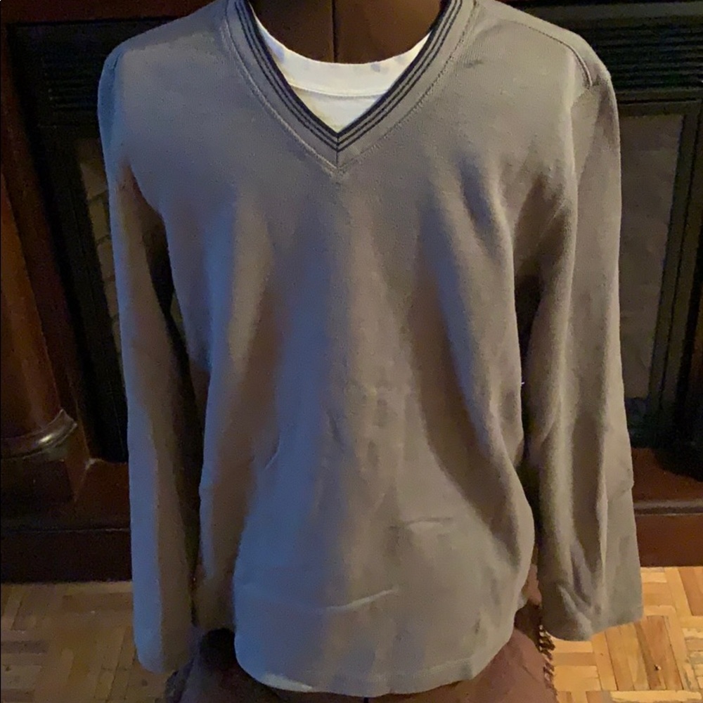 Men’s top size medium